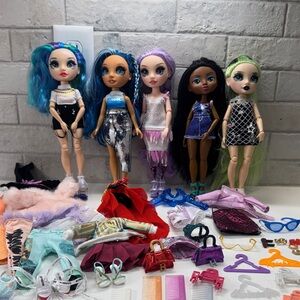 Rainbow High Doll Set